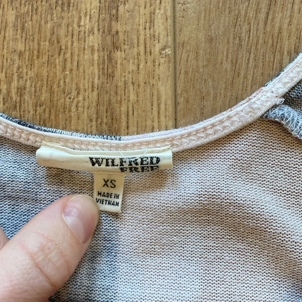 Wilfred Free | Ornella tank in pink, grey, purple, cream (Aritzia) - Picture 3 of 11